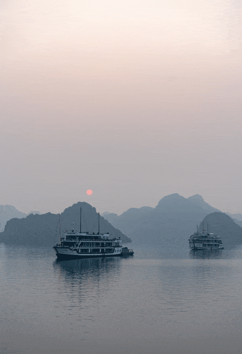 Halong Bay Cruise sunrise