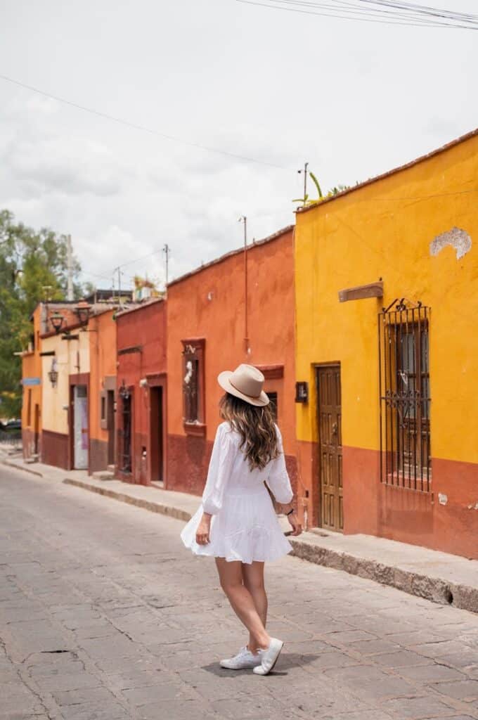 San Miguel de Allende colorful streets