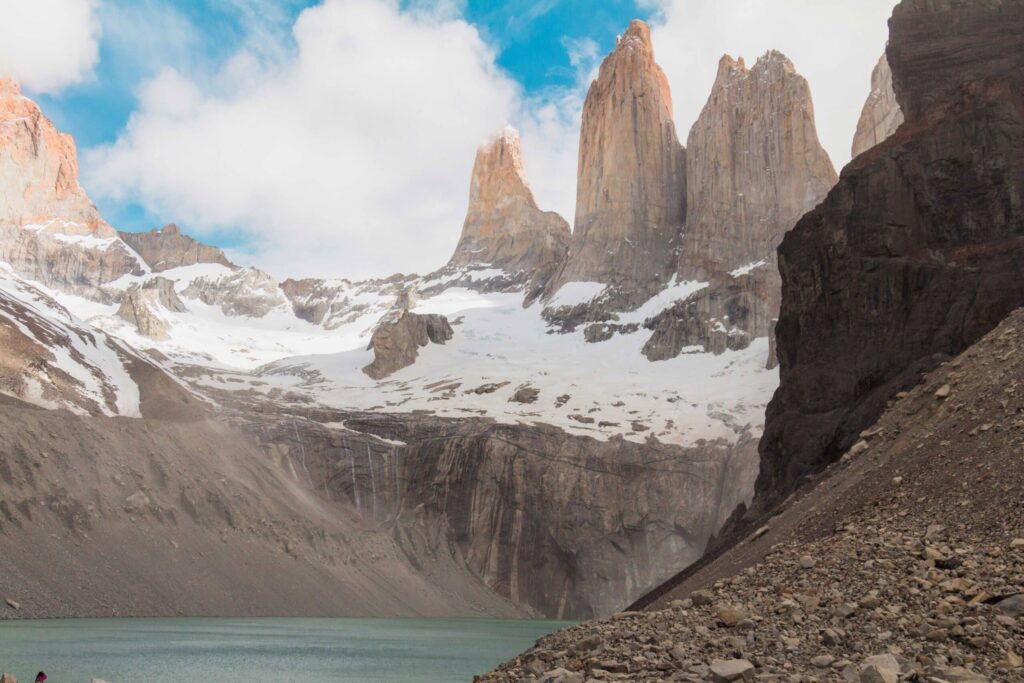Hiking-Mirador-Las-Torres-Patagonia